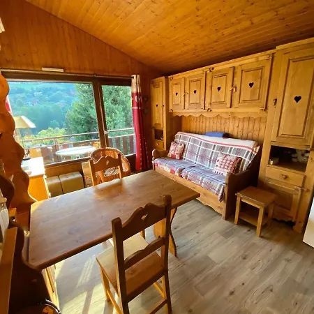 4 Pers. Sur Les Pistes Avec Balcon Et Parking - Fr-1-459-193 * La Clusaz