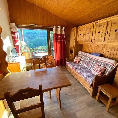 4 Pers. Sur Les Pistes Avec Balcon Et Parking - Fr-1-459-193