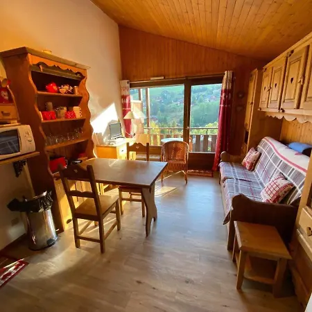 4 Pers. Sur Les Pistes Avec Balcon Et Parking - Fr-1-459-193 La Clusaz