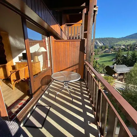 Apartment 4 Pers. Sur Les Pistes Avec Balcon Et Parking - Fr-1-459-193 La Clusaz